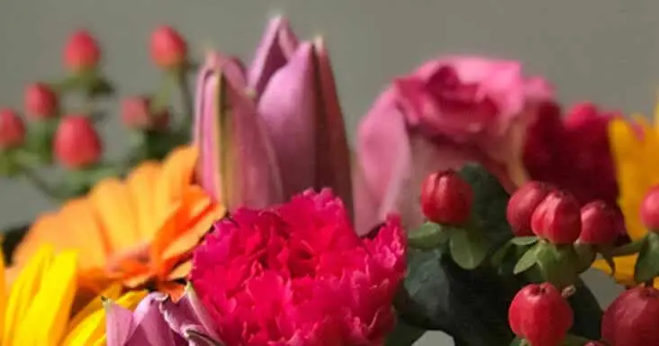 Decorate your Home with Flowers for Spring