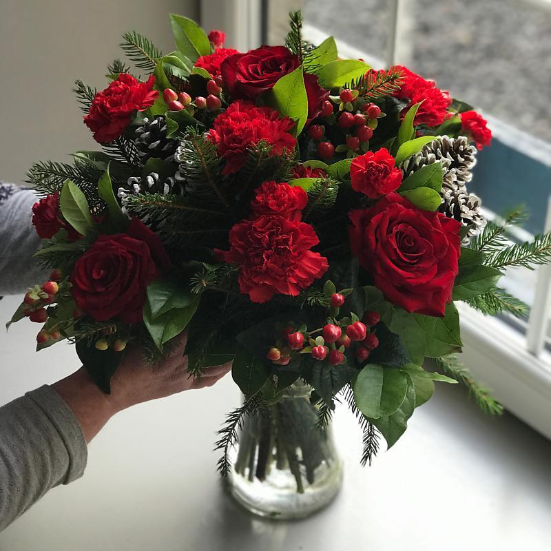 Christmas Roses & Carnations Christmas Flowers Delivered by Post